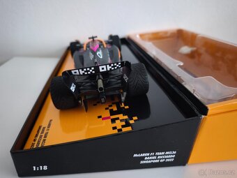 F1 McLaren MCL36 GP Singapur 22 Ricciardo Minichamps 1:18 - 8