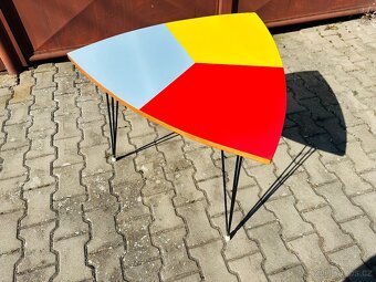 stůl Brusel , trsátko, umakart - 60 léta - 8