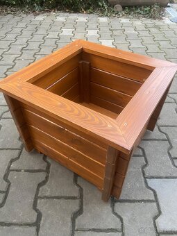 Dřevěné truhlíky/květináče - 8