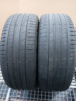 Letní sada pneu 245/40/20 a 275/35/20 runflat - 8