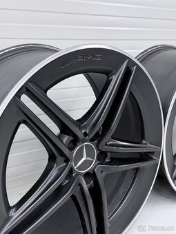 Originální litá kola Mercedes AMG R19 - 8