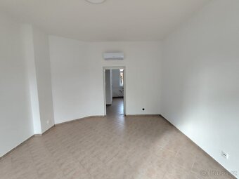 Pronájem bytu 1+1 43 m² - 8