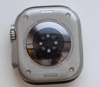 Apple Watch Ultra GPS, 49mm + Cellular Titan s černým opaske - 8