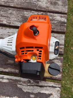 Křovinořez Stihl 235 - 8