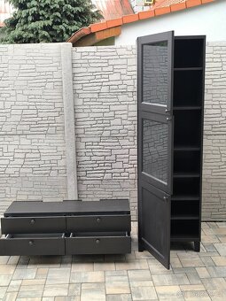 Prodám knihovnu a TV stolek IKEA - 8