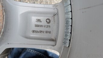 Al kola Octavia 3 a 4, VW Golf 7 + pneu Dunlop - 8