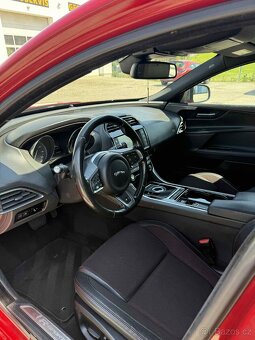 Jaguar XE 2.0D R-Sport - 8