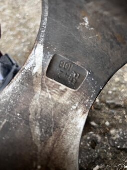 Prodám celé kola Ford focus - 8