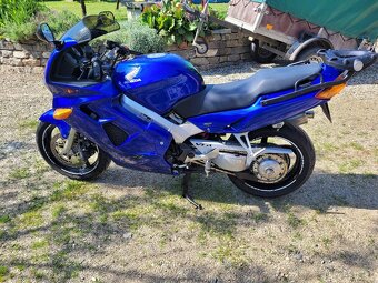 Honda vfr 800 rc46 - 8