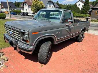 Ford F250 4x4 manuál benzin 7,5l - 8