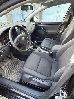 Volkswagen Golf 5 1.6 - 8