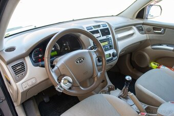 Kia Sportage 2.0 CRDi VGT 4WD - 8