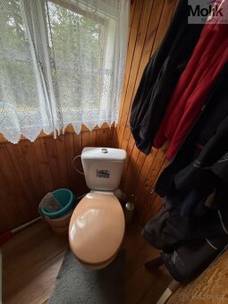 Chata s bazénem, obec Křesín, kat. území Levousy - 8