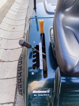 Prodám zahradní traktor MTD Bolens 15.5Hp - 8