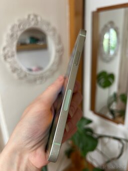 iPhone 12 - 8