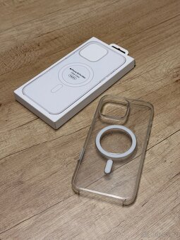 iPhone 16 Pro Max 256 GB + dvě originální pouzdra - 8