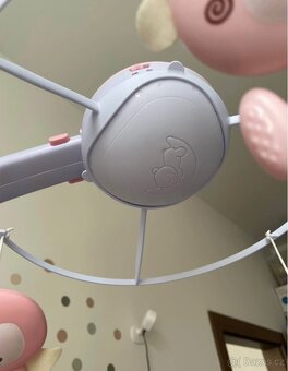 Kolotoč nad postýlku - 8