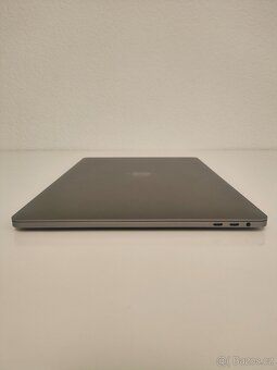MacBook Pro 15" 2018 | i7 • 16GB • 256GB SSD - 8