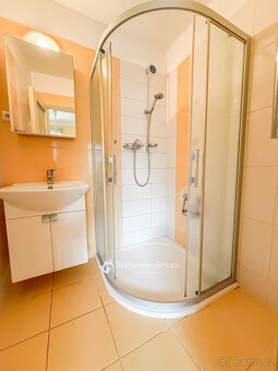 Prodej rodinného domu se dvěmi bytovými jednotkami, 246 m2 - - 8