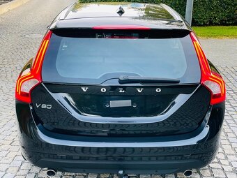 Volvo V60 2.4D5 5-VÁLEC MANUÁL VÝHŘEV KAMERA TAŽNÉ SERVISKA - 8