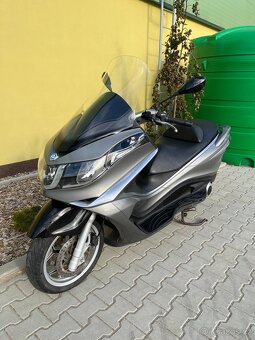 Piaggio X10 125 - 8