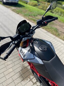 Aprilia Dorsoduro 900 - 8