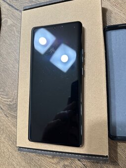 Motorola Edge 40 Pro - 8