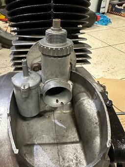 Jawa 250/353 Kývačka - motor - 8