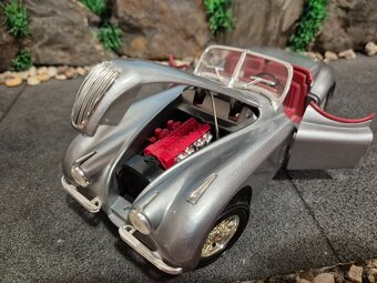 Prodam model 1:18 Jaguar XK 120 - 8