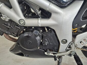 Suzuki SV650 - 8