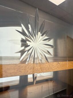 Starožitná komoda s vitrínou - 8