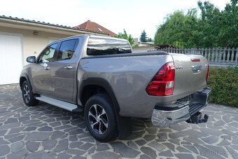 Toyota Hilux DC 2.4 I D-4D Active-75.541km-ZÁNOVNÝ STAV - 8