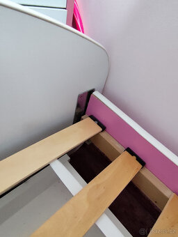 Nábytek do dětského holčičího pokoje s motivem zamilovaných - 8