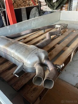 Bmw 850i  výfuk - 8