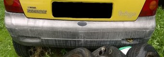 Zánovní přední a zachovalý zadní nárazník Renault Twingo I. - 8