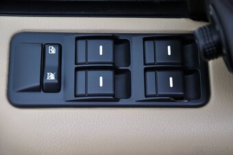 Land Rover Range Rover Sport 2.7TDV6 HSE,NAV,XEN,H&K,VÝHŘEV - 8
