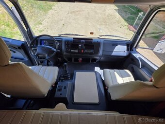 Mercedes-Benz Atego 7500 na přepravu koní s obytnou částí - 8