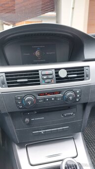 BMW e91 320d 120kw manuál - 8