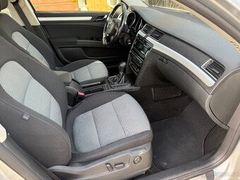 ŠKODA SUPERB KOMBI 2011 2.0TDI AMBITION - 8