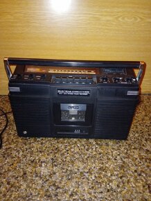 Rádio,MC přehrávač - 8