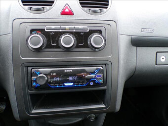 Volkswagen Caddy 1,6 TDI TAŽNÉ ZAŘÍZENÍ - 8