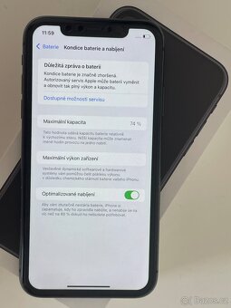 iPhone 11 - 8