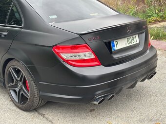 Mercedes Benz C63 AMG - 8