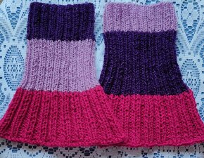 RUČNĚ PLETENÉ, DĚTSKÉ NÁKRČNÍKY + ŠÁLA (nové, nenošené) - 8