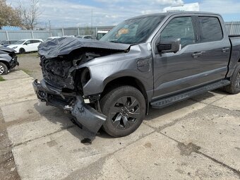 Ford F-150 Elektro 2024 Lightning LARIAT - 8