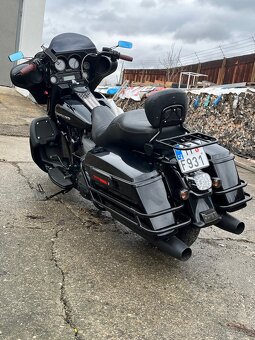Harley Davidson FLH Electra Glide - 8