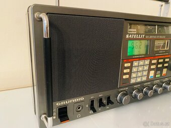 World radio Grundig Satellit Profesional 650, rok 1986 - 8