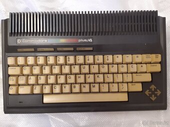 Retro počítač Commodore 64 - 8