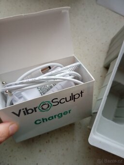 Masážní přístroj Vibrosculpt na ruce, nohy, hýždě - 8