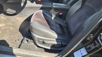 Toyota Avensis Combi 2.0 TDI nafta - 8